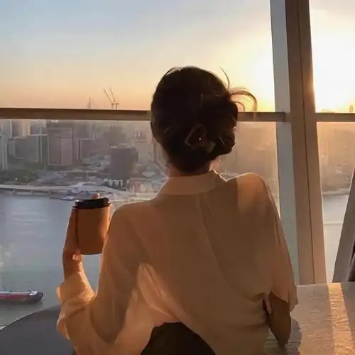 美女侧脸微信头像图片(美女侧脸微信头像图片真实)