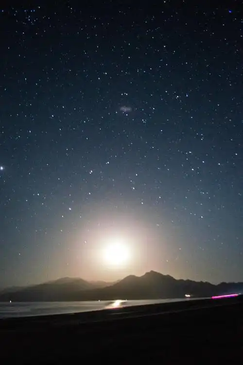 在城市看不到这么透彻的星空