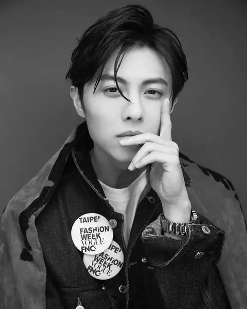 据悉,由王子邱胜翊,任容萱主演的电视剧《覆活》目前后期制作中,剧中