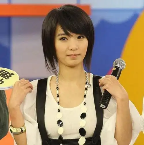 女星刘海任家萱清纯田馥甄元气少女陈嘉桦亮了