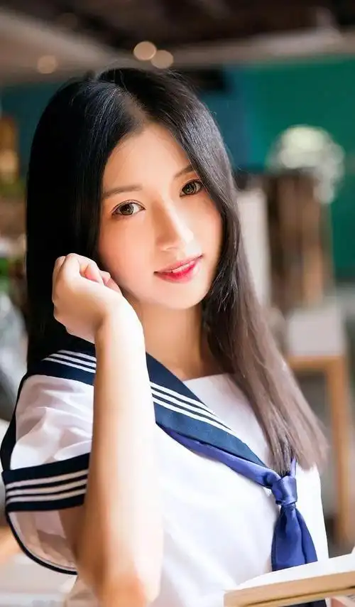 黑长直发美女校花学生校服清纯可人