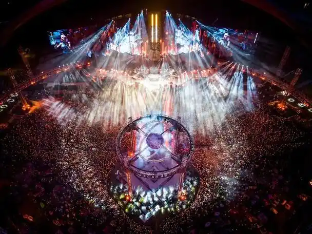 华晨宇成都演唱会来袭 连开三天热辣霸占五一档