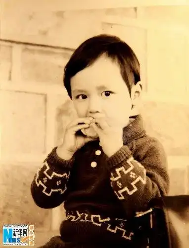 冯绍峰罕见童年萌照首曝光儿时险被拐卖组图