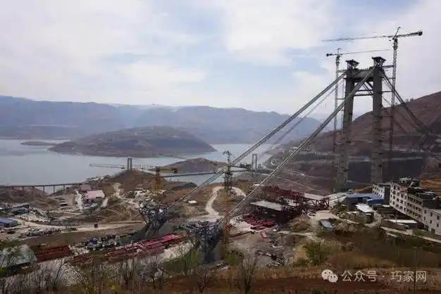 正在建设中的川滇高速金沙江特大桥