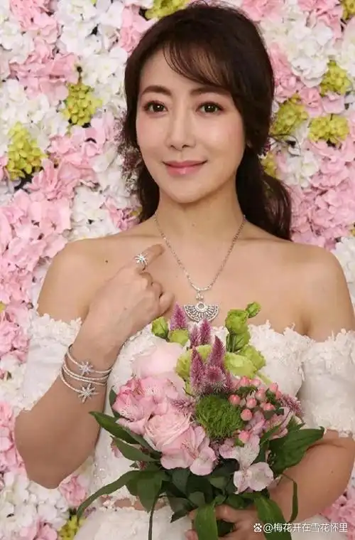 陈紫涵与年轻的戴向宇成婚,婚后受到神仙般婆婆的宠爱