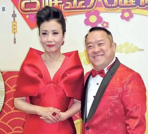 汪明荃和老公庆祝74岁生日,夫妻俩恩爱33年,都曾因