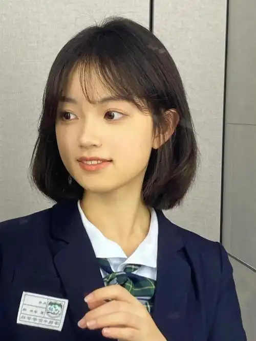 2022年最流行的9款短发,少女必备!|发型|空气刘海|减龄|圆脸_网易订阅