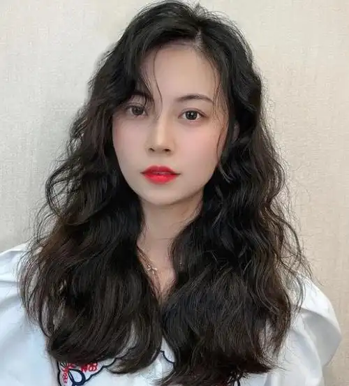 最美的长发烫卷发型 款款优雅时髦显气质_女生卷发 - 美发站