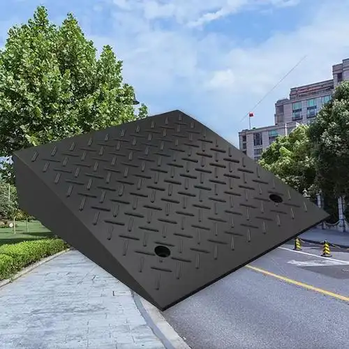 橡胶台阶斜坡马路汽车路沿门槛三角爬坡门口减速带减速垄