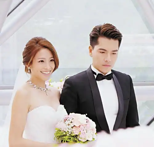 但王传一从头到尾都苦著脸,让新娘袁咏琳零甜蜜,也让首次演结婚戏的袁