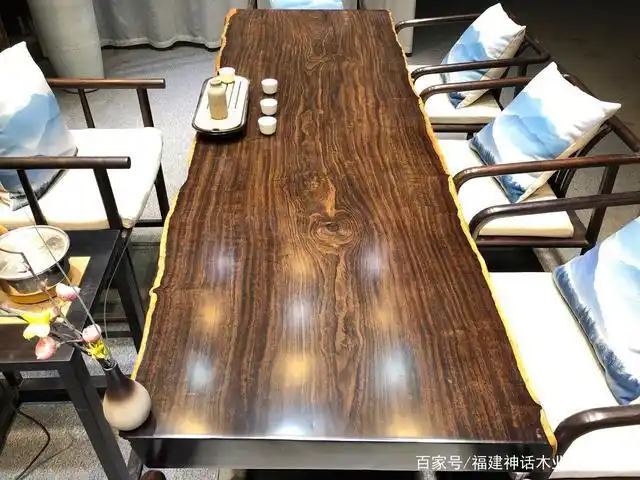 这两种木头口径不大,基本都是家具小料,黑檀大板用的是非洲风车木,产