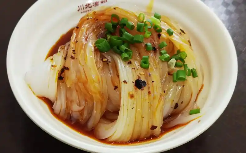 好久没吃南充川北凉粉,大叔才知道它是中华老字号,中华名小吃_哔哩