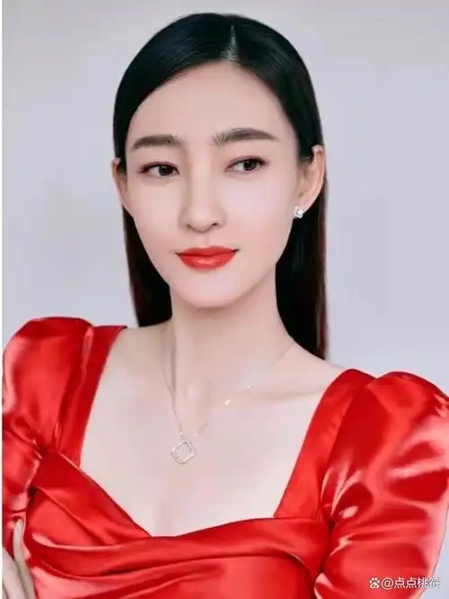 娱乐界八卦趣事33岁的王丽坤不一样的魅力