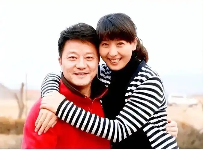 闫学晶:被赵本山一手捧红,爆红后,两个人却像陌生人一样_舞台_二人转