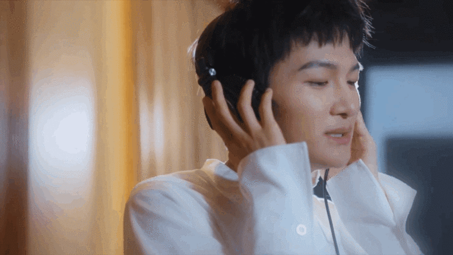 周深深音速递新歌茫茫星河上线