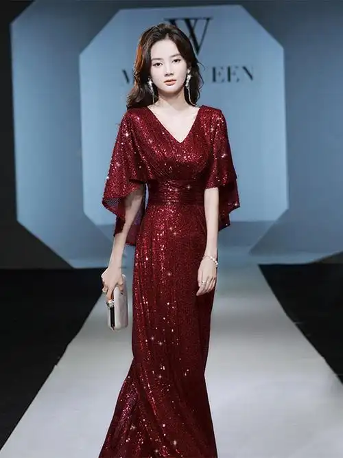 敬酒服新娘2023新款酒红色订婚连衣裙高级感披肩结婚小晚礼服裙女