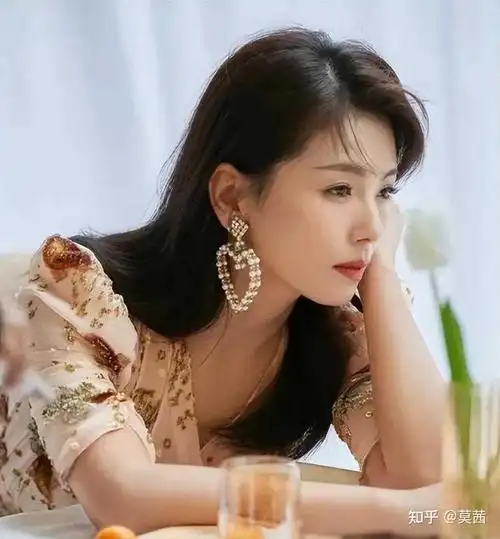 一个赛一个!刘涛:18岁好美,孙俪:18岁更美,蒋勤勤:你们让让