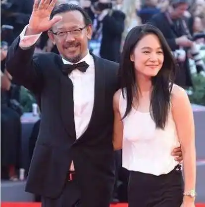 周韵:婆媳矛盾不断,丈夫姜文苦不堪言,她刚柔并济化解多年恩怨_婆婆