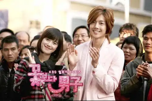 流星花园17年后迎来最丑女主溜肩粗腿的她只适合活在日系滤镜下