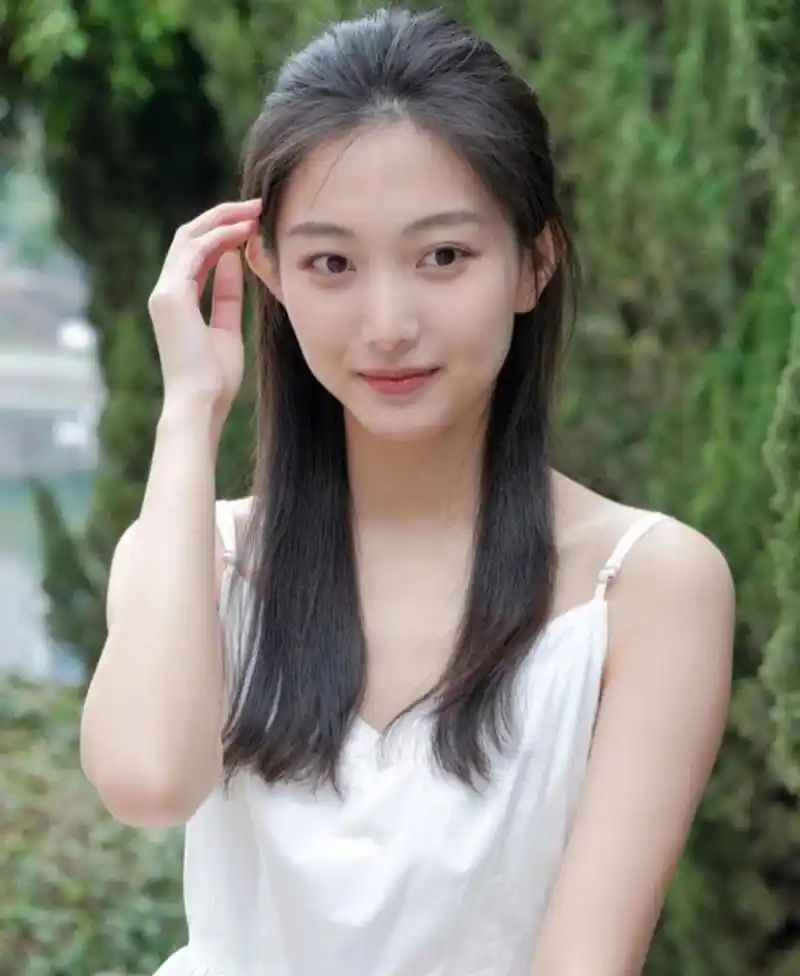 高颜值气质型美女