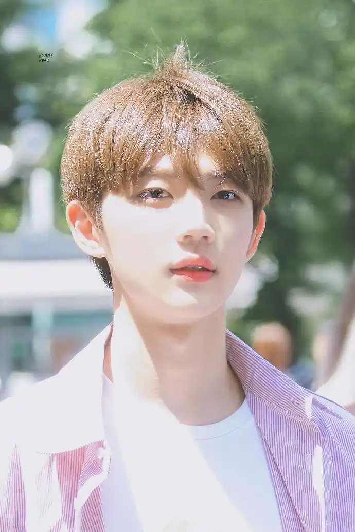 安炯燮#奇迹别名安炯燮#【饭拍 高清】180504 音乐银行上班cr.