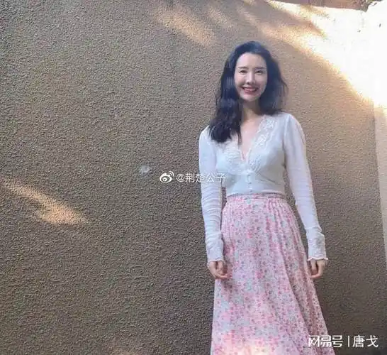 阿里总裁夫人董花花,这是有新恋情了吗?_蒋凡_酒吧_老公