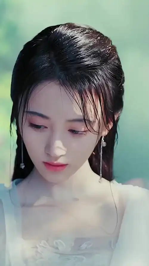 鞠婧祎仙气十足