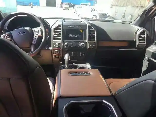 16福特猛禽f150白金限量版车型主打越野款