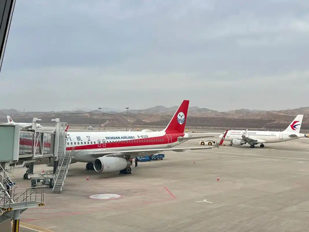 四川航空a320|飞行体验 今日飞行是从泸州云龙机场至西宁曹家堡机场