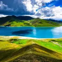 西藏羊卓雍措高清风景头像图片