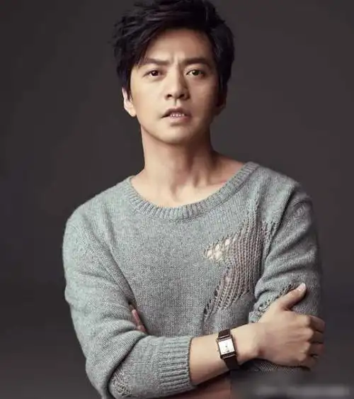 她是清华女博士因长相太美被发掘三次拒绝进圈嫁歌手李建为妻