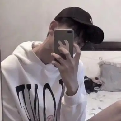 男头手机挡脸高清帅气的qq头像男生拿手机档脸图片
