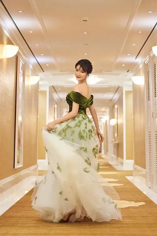 奚望获华鼎奖中国近现代题材最佳女演员奖实至名归