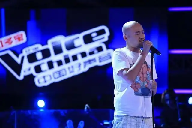 靠翻唱起家靠一颗卤蛋事件成名靠吸毒终了有好多人支持他复出