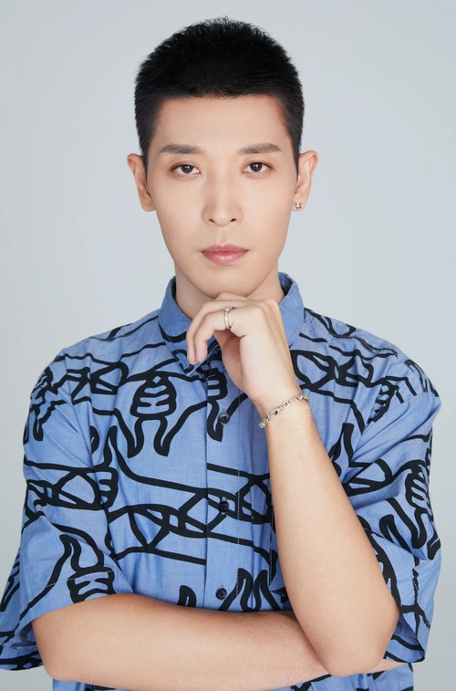 张赫宣入围国家级音乐奖项中国歌曲top排行榜实力演绎感染力十足