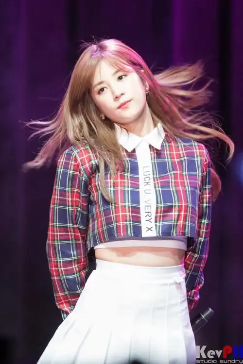 朴初珑0303生日快乐# 饭拍160110 pink. 来自朴初珑吧 - 微博