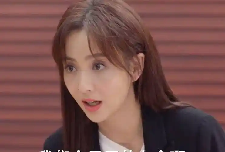 完美关系:佟丽娅造型太土,公关大佬的千金,却像个无知小白_专业_剧情