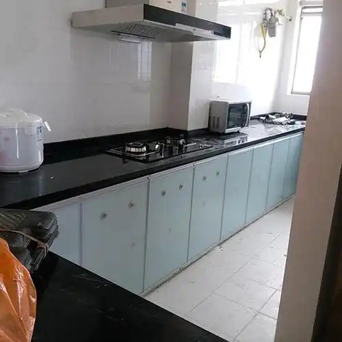 选橱柜台面,我想买黑金沙,木工却说不好:还是石英石台面耐用些