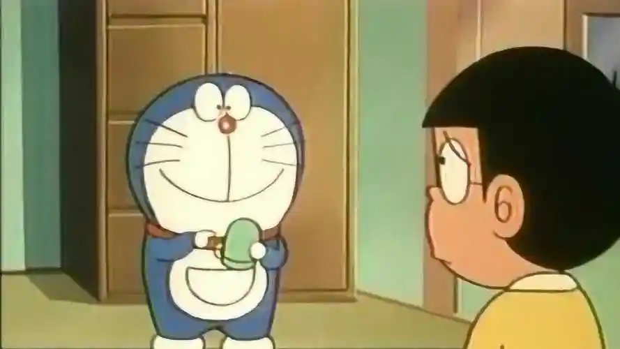 哆啦a梦拿了一个时间存储桶把多余的时间存起来了