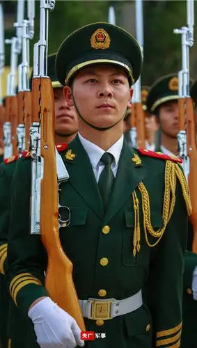 整齐划一,治愈强迫症!直击武警仪仗队员训练现场