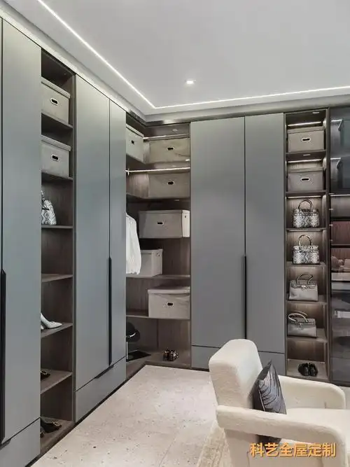 2020年衣帽间衣柜的流行款式
