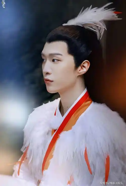 《青春环游记3》里真是未播先火,范丞丞这身古装造型可太好看了,这下