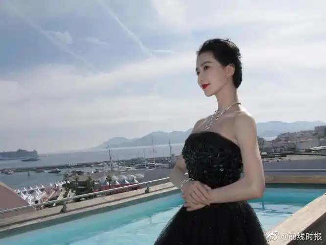 刘诗诗侧颜棱角##刘诗诗美到发光