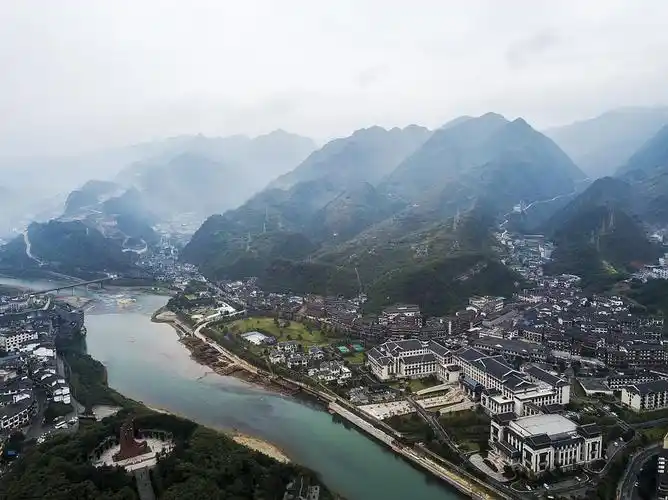 景点公园 > 茅台酒镇旅游景区标签: 推荐菜: 分类:景点公园;风景名胜
