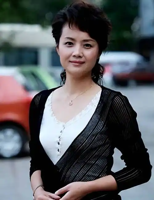 原创茹萍再婚做模范继母亲女儿却让她头疼