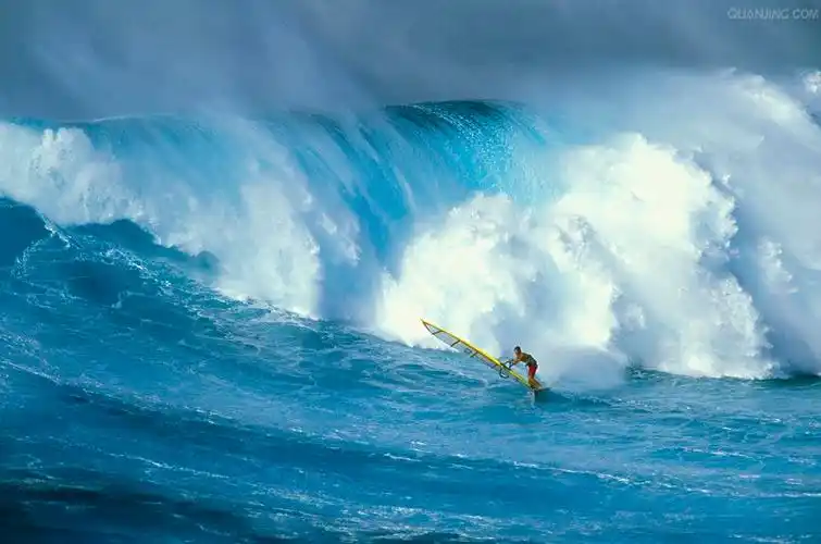 乘风破浪,乘船出海ppt背景图片