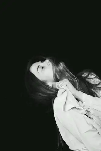 黑白欧美qq流泪皮肤外观 尽管已经沧海,你依旧是我心中的最初