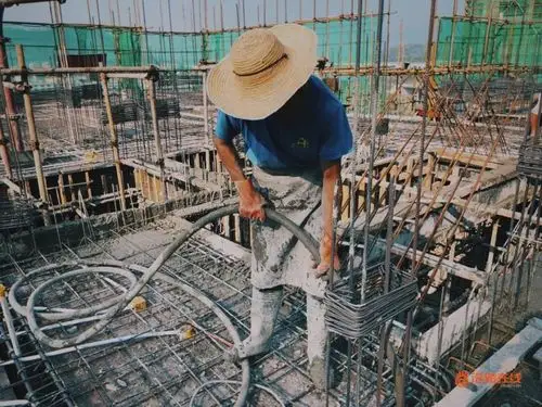 高温回归镜头实拍涪陵工地最真实的一幕用最脏的手赚最干净的钱