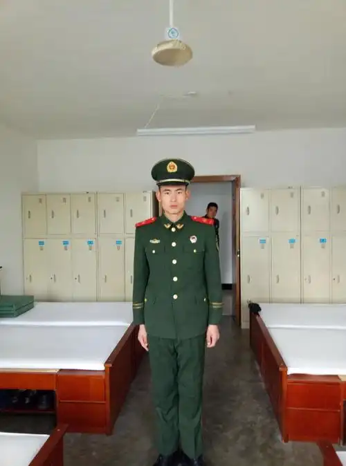 本人五年武警退役,干过保安,司机,学历大专,学信网可查,想找一份工资