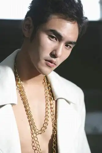 p>阮经天( i>ethan juan /i>),1982年11月8日出生于中国台湾台中市